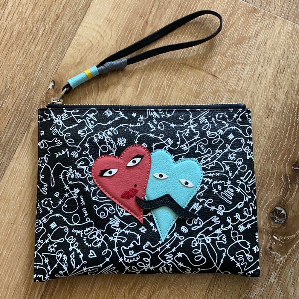 Min & Mon Heart Couple Clutch